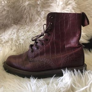 Dr Marten Croc boot